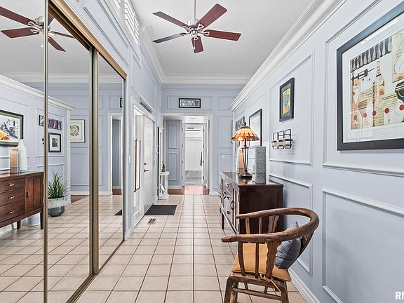 5th image of 2201 W Washington St #9