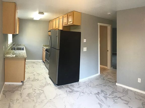 4th image of 9805 N Lake Dr SW #A