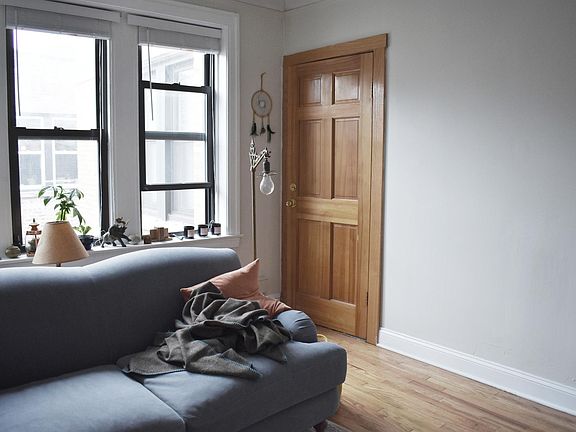 3rd image of 837 N Cornelia Ave #3N