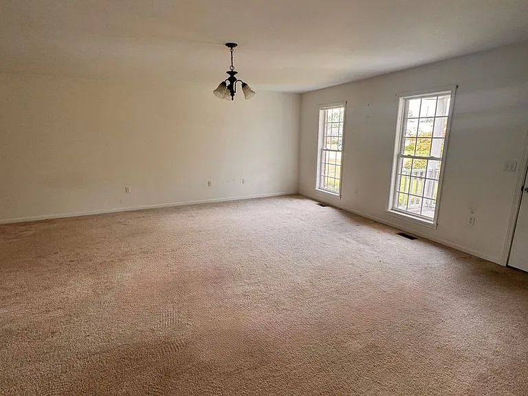 1374 Edwin St — Photo 7