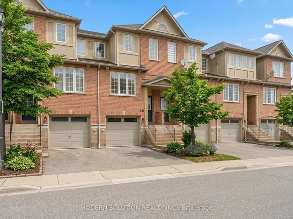 5055 Heatherleigh Ave #141, Mississauga, ON L5V 2R5