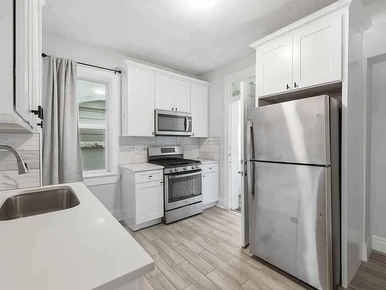 936 N Ogden St — Photo 13