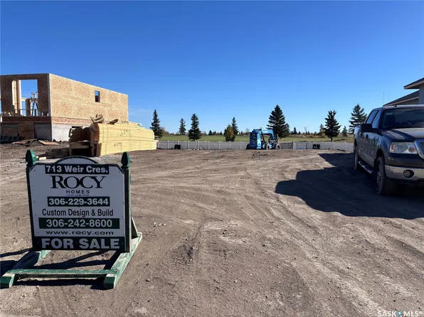 713 Weir Crescent, Warman, SK S0K 4S4