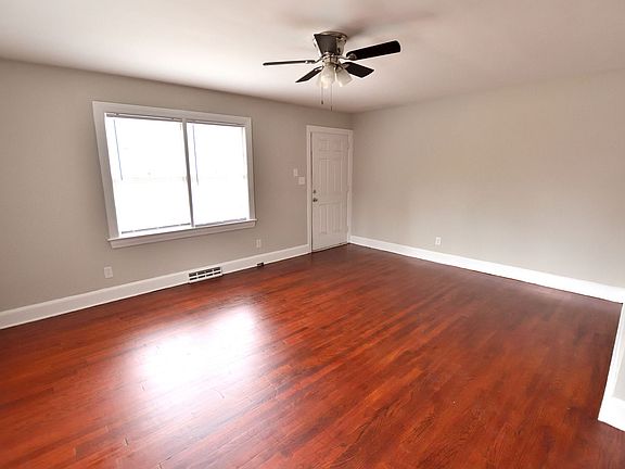 4th image of 227 Clayton St