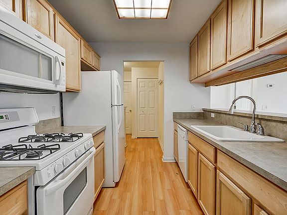 3rd image of 1794 Addington Ln