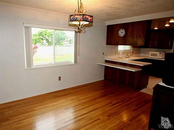 4th image of 841 Longford Ave