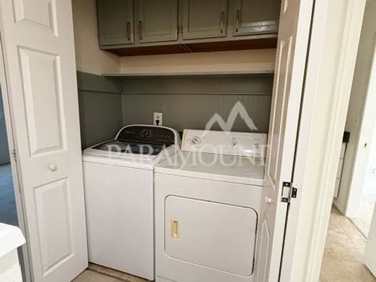 155 Myreboe St NE #10-J — Photo 11