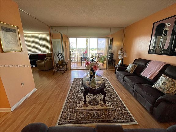 5th image of 4001 Hillcrest Dr APT 808