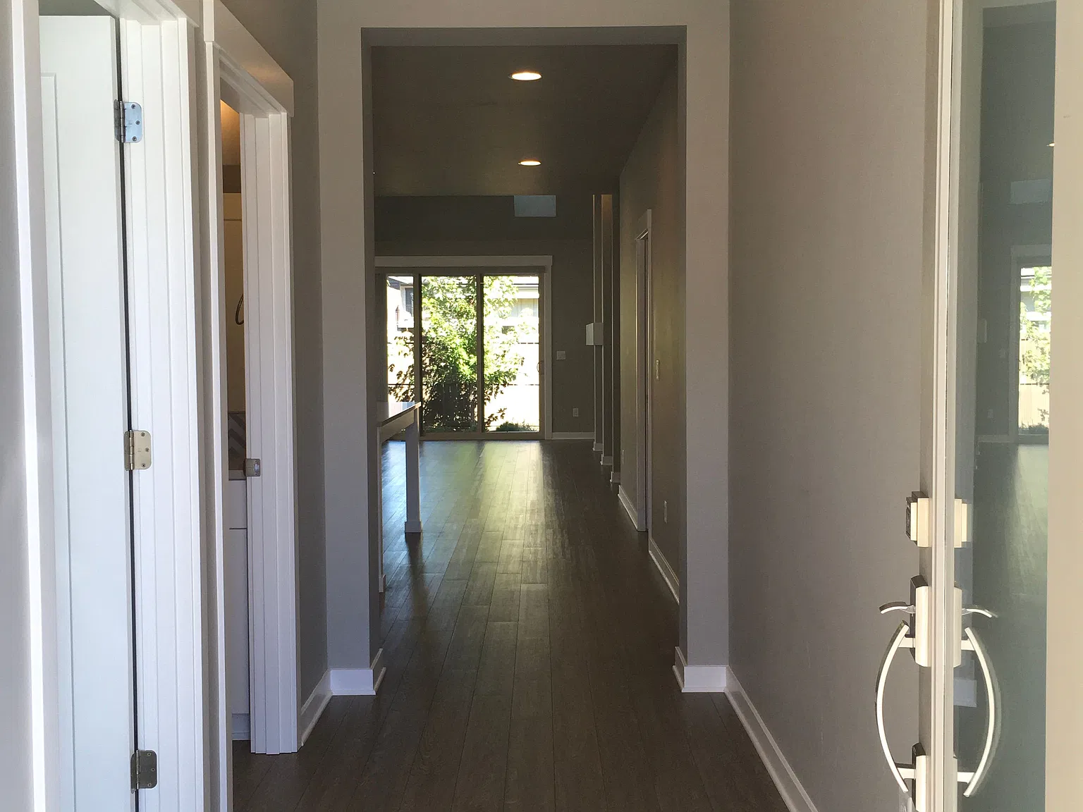3 bed, 1712 sqft, $2,495 — Photo 2