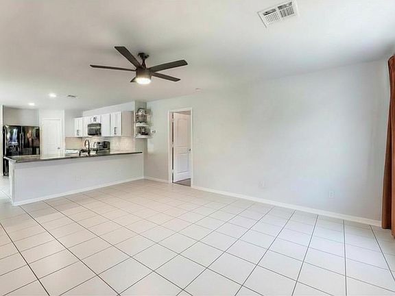 5th image of 28605 Cedar Ct