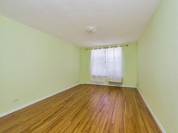 5th image of 609 Kappock St APT 5B
