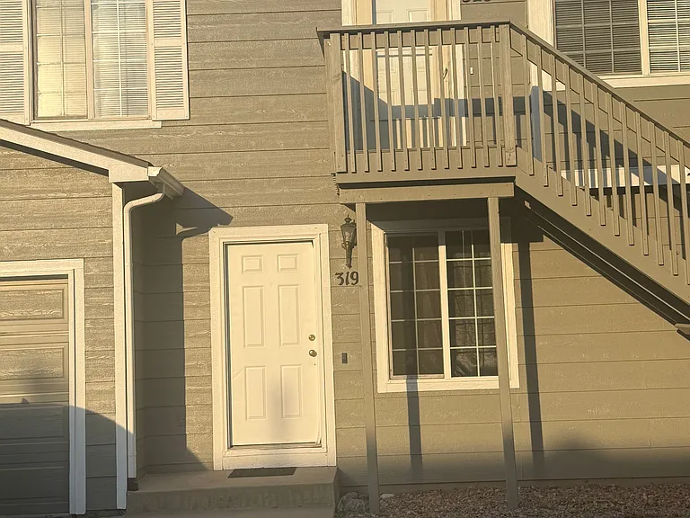 323 Ellers Grv — Photo 2