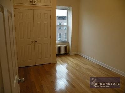 4th image of 171 Carroll St APT 3