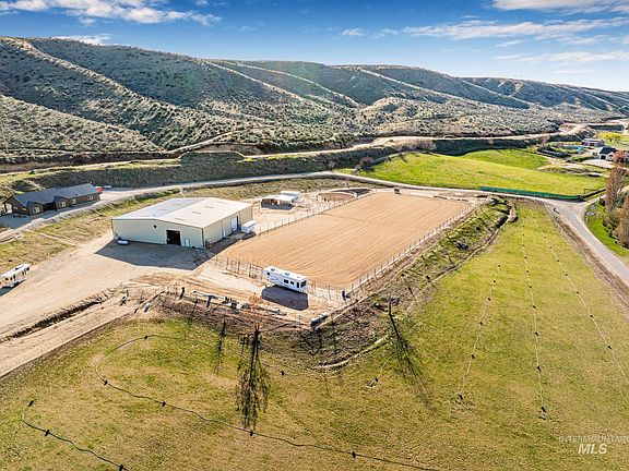 3rd image of 7065 Horse Haven Ln