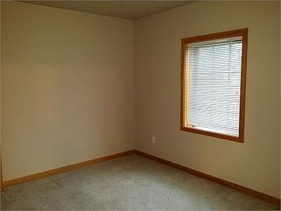 2nd image of 502 SW Evergreen Ave #207