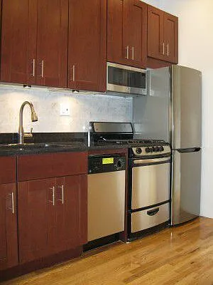 Rented by Tower Brokerage | media 11