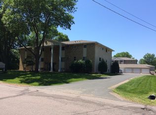 1890 Newport Dr APT 301, Maple Plain, MN 55359