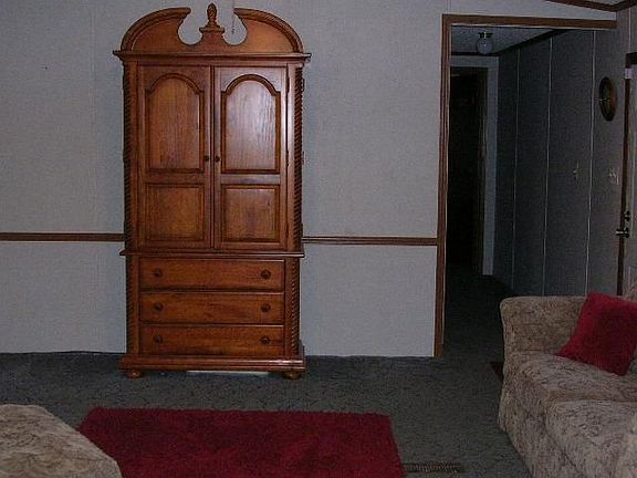 4th image of 27 James Clark Ln