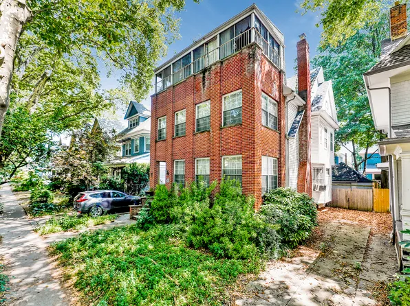 511 Argyle Road image 2 of 19