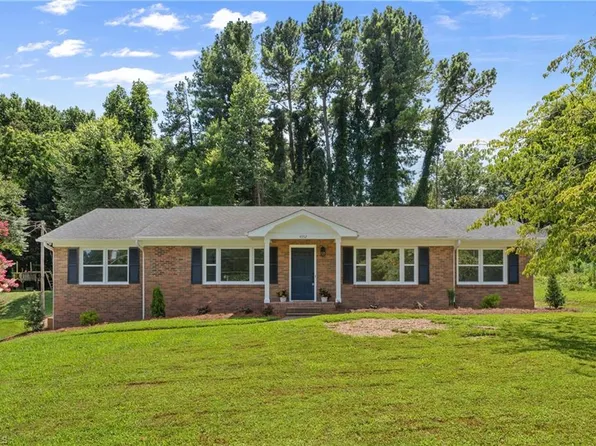 4332 Mashie Dr, Pfafftown, NC 27040