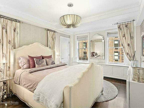 4th image of 28 E 10th St APT 4E