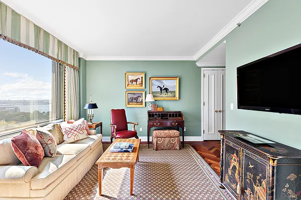 Sold by Compass | media 5