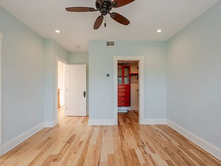 1234 E St NE — Photo 71