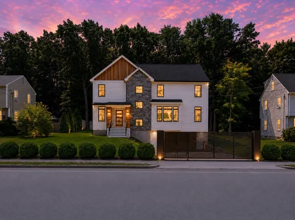 135 Hartman Rd, Newton, MA 02459