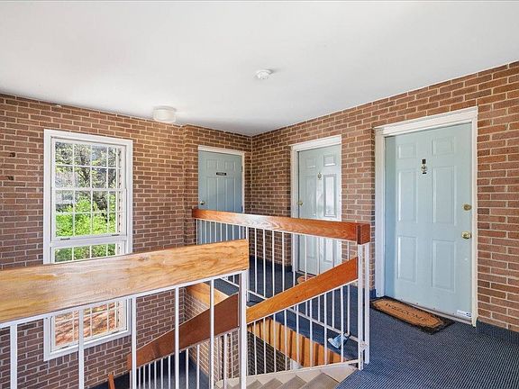 3rd image of 100 Westwick Ct Unit 3
