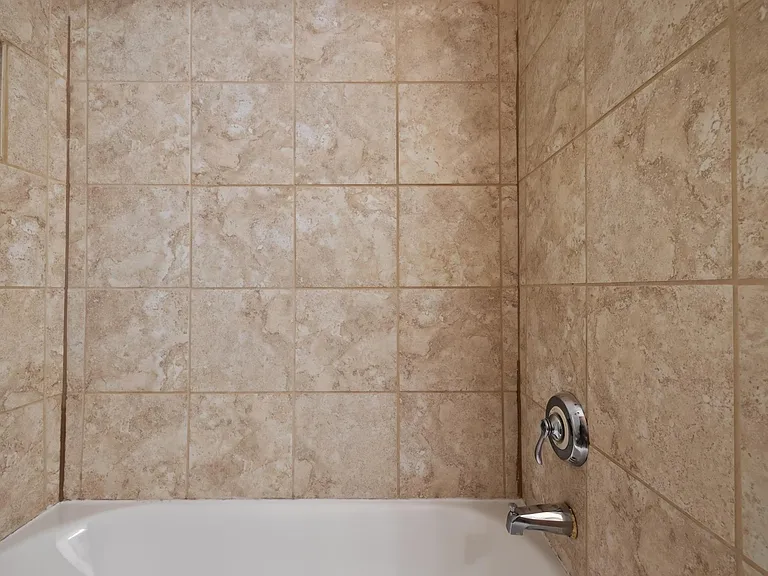1202 Knollpark Cir — Photo 22