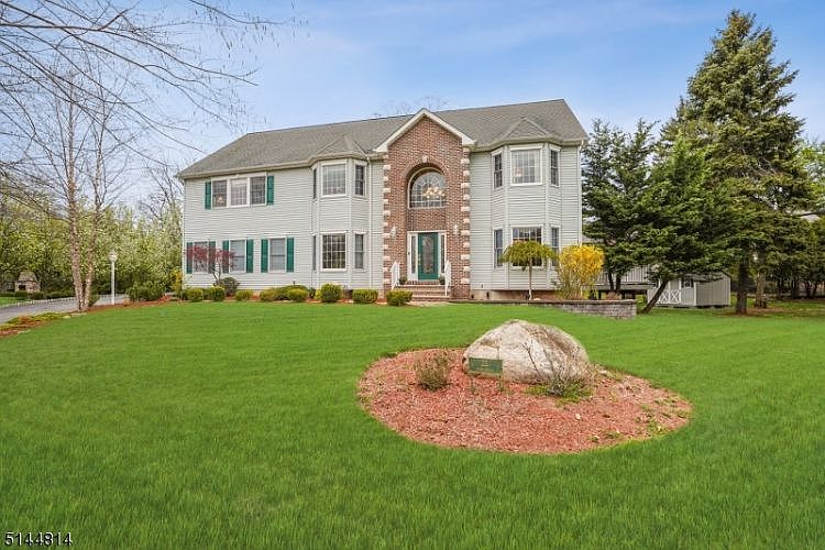 1st image of 22 Rose Ct