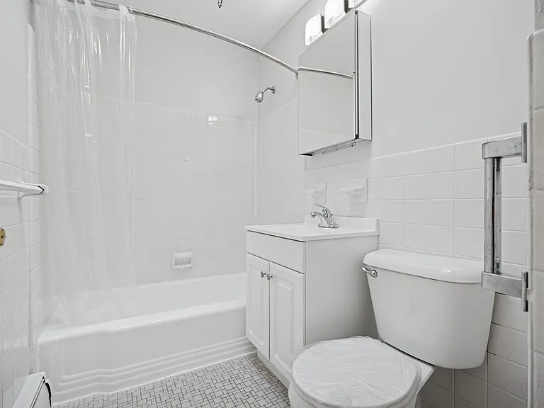Longwood Manor — Photo 7