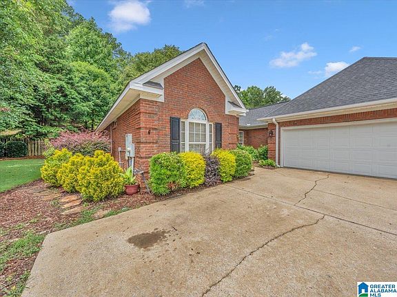 3rd image of 3812 Oak Colony Dr