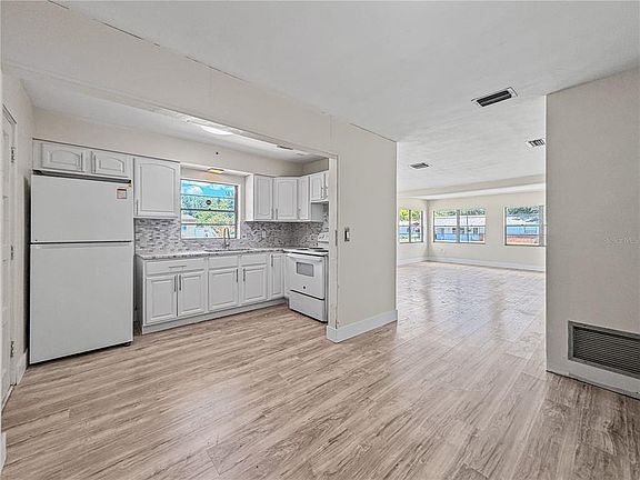 4th image of 3502 ARCH STREET