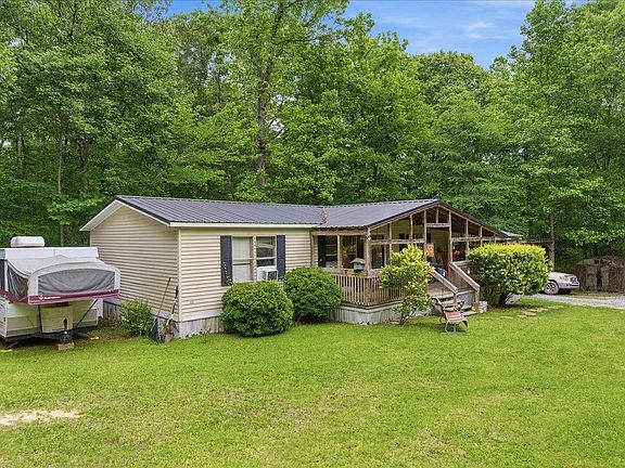 4th image of 161 Elaines Dr