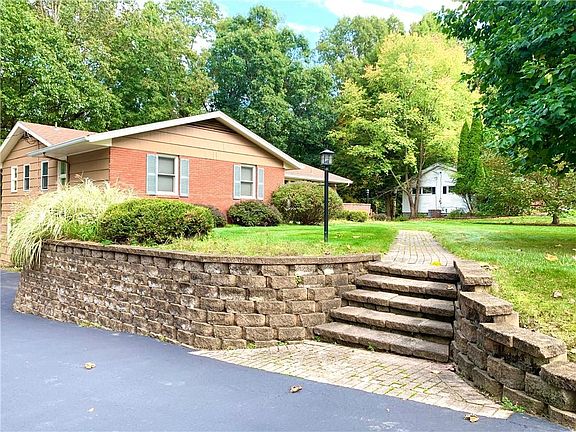 2nd image of 29 Rollingwood Dr