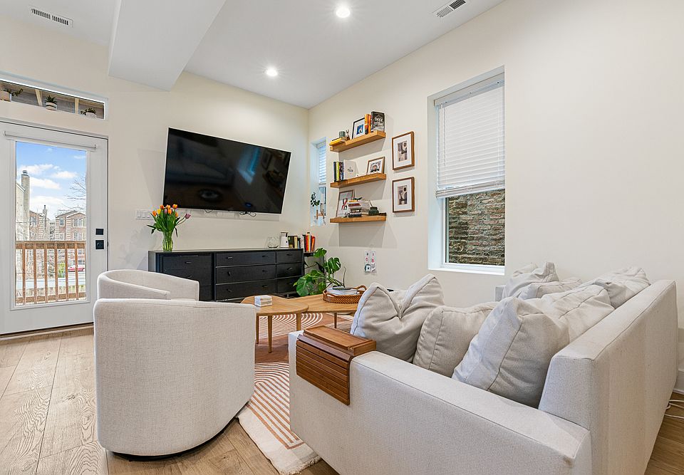 1st image of 2151 W Potomac Ave APT 2