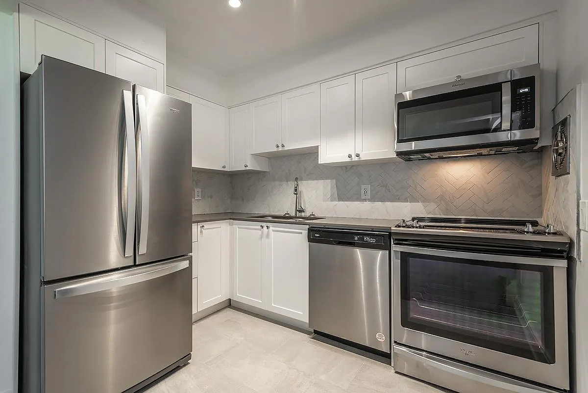 Rockridge Apartments — Photo 1