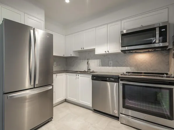 1126 Rockland Ave #107, Victoria, BC V8V 3H7