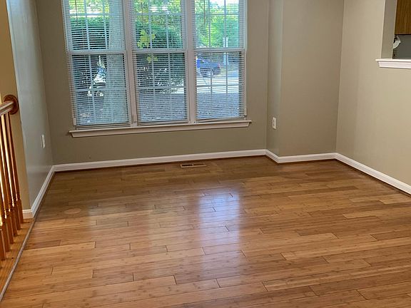 5th image of 6000 Raina Dr
