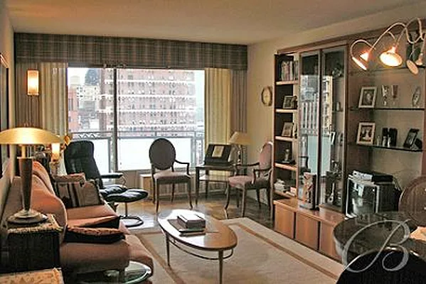 Rented by Bellmarc Realty | media 4