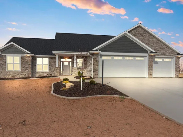 311 Kerrigan Dr, Wrightstown, WI 54180