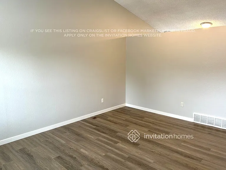 899 Daffodil St — Photo 6