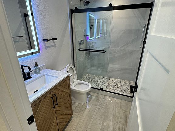 5th image of 1526 Granite Hills Dr Unit B