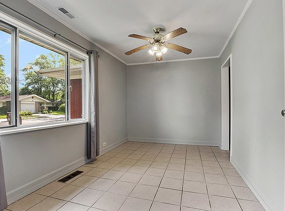 3rd image of 374 Wilshire St