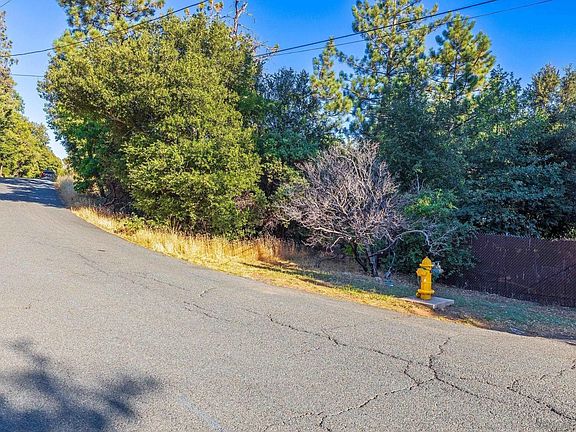 3rd image of 0 Lakeview Dr #0