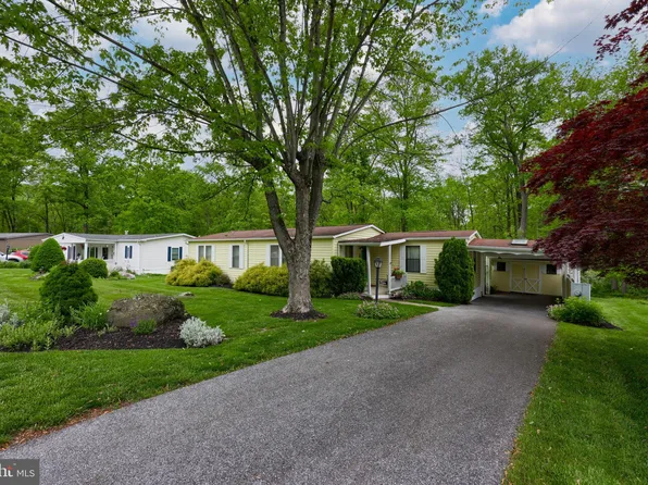 214 Maple Ave, Manheim, PA 17545