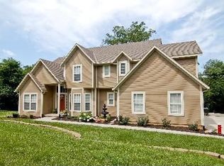 22165 171st St, Basehor, KS 66007