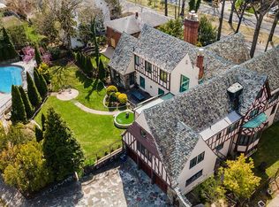 8401 Midland Pkwy, Jamaica, NY 11432