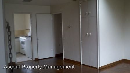 5th image of 938 A Ave